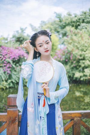 寒枝折不断